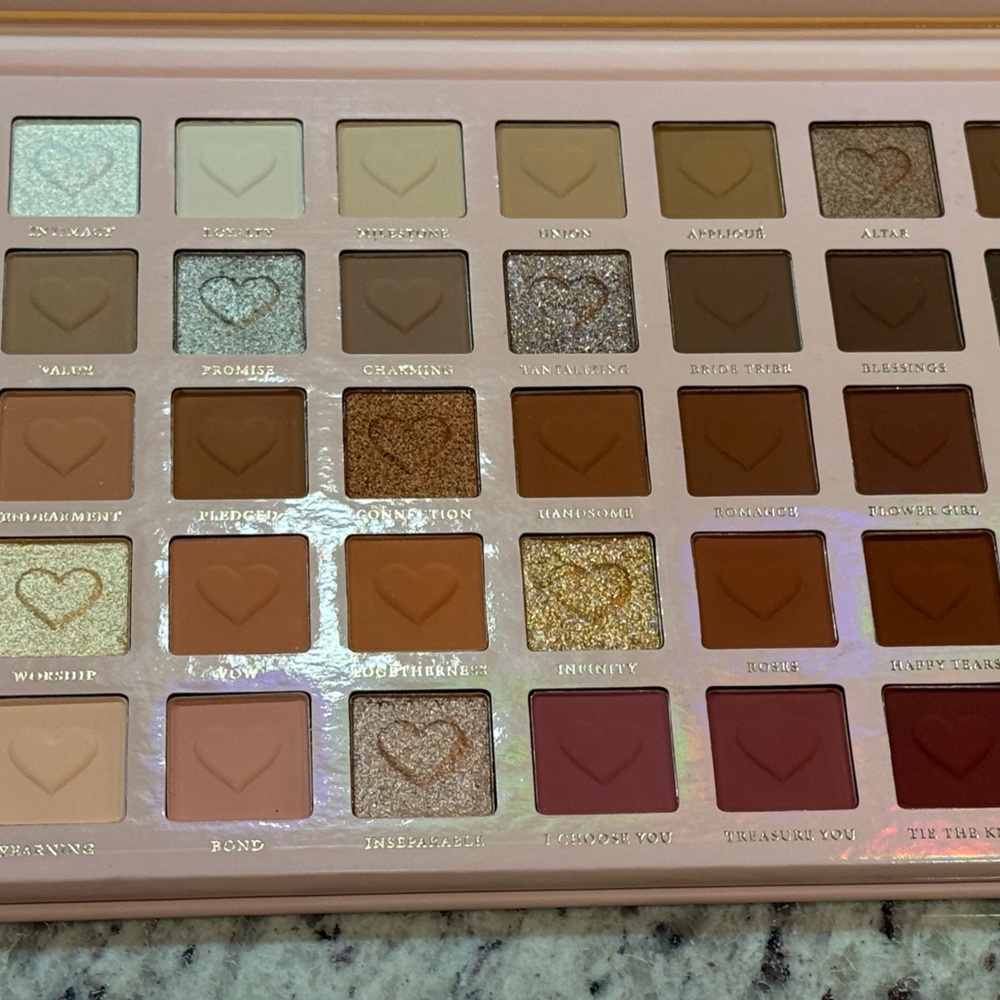 P Louise Wedding Wish XL Eyeshadow Palette. New in Box. Stunning palette!!! - Picture 13 of 15